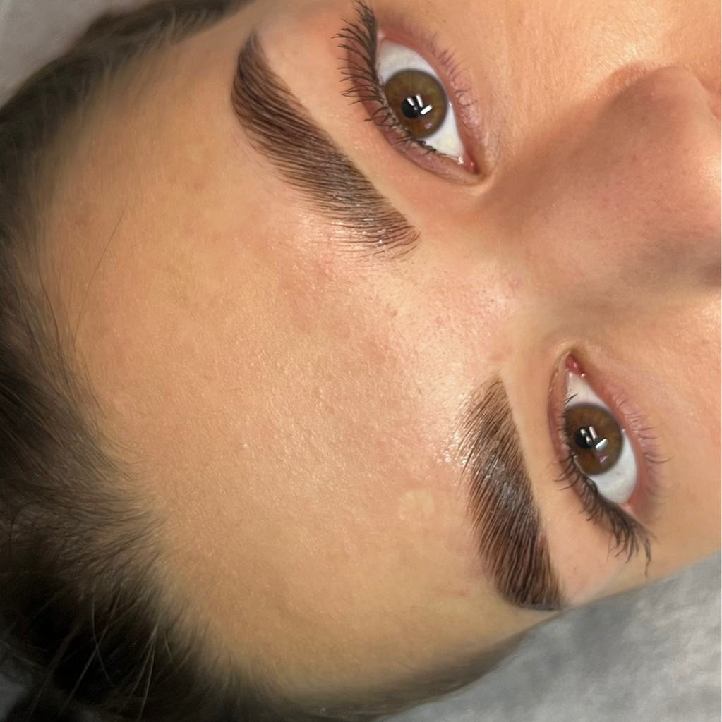 Ламинирование бровей