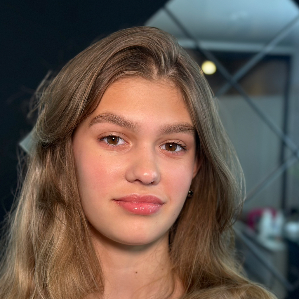 просто  коррекция бровей