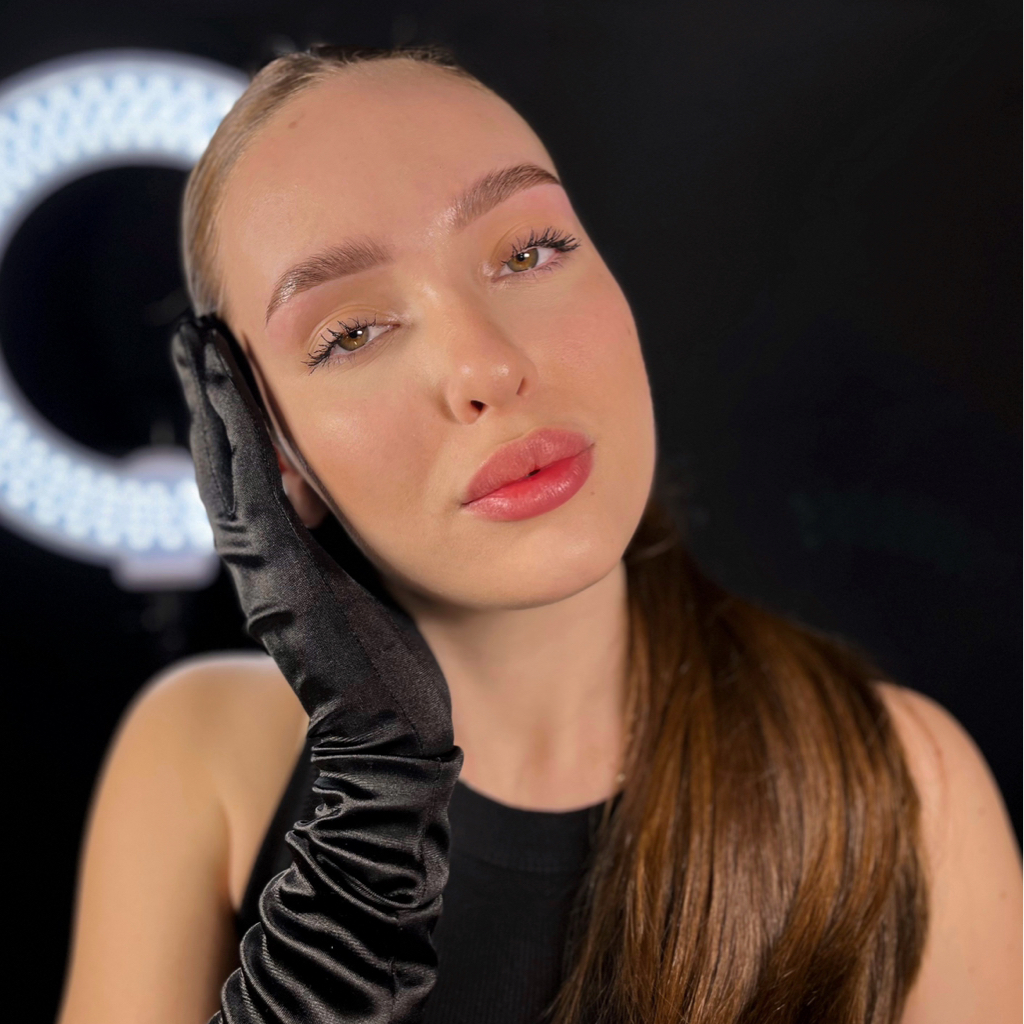 Окрашивание и коррекция бровей