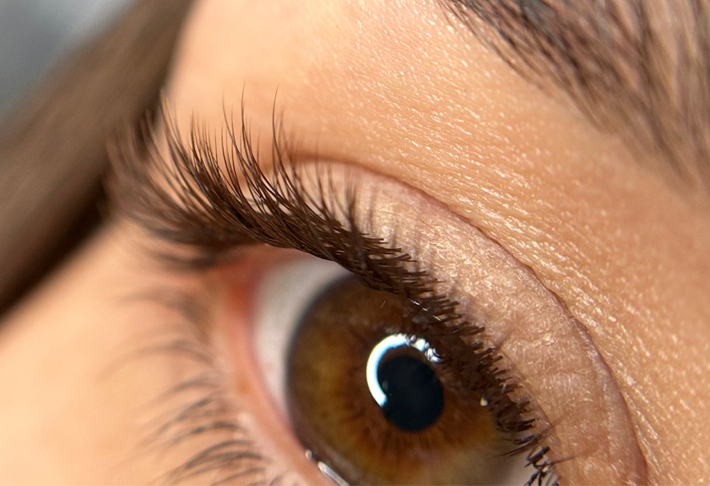 Наращивание ресниц. Классика.