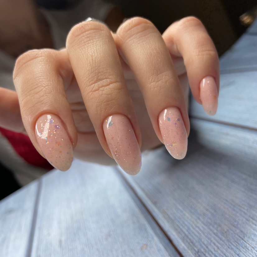 Маникюр с покрытием камуфлирующего геля