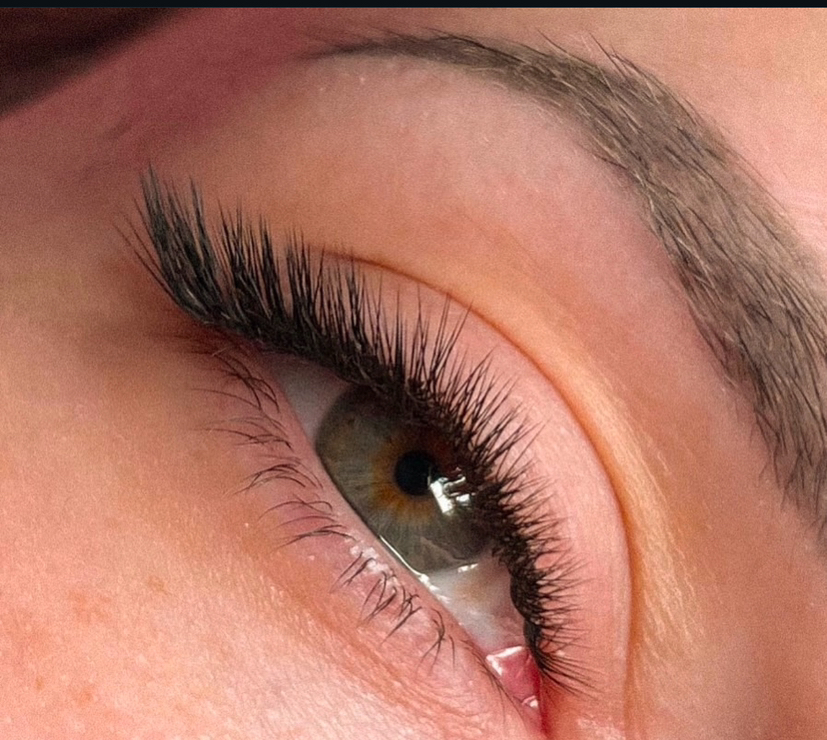 Наращивание ресниц 2д