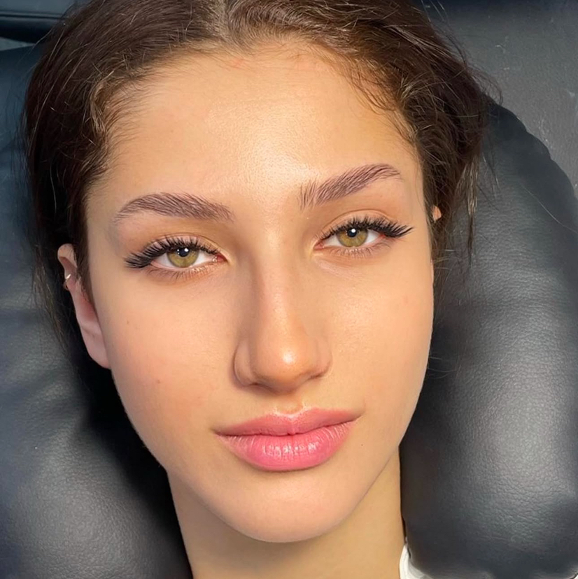 Наращивание ресниц 2,5д