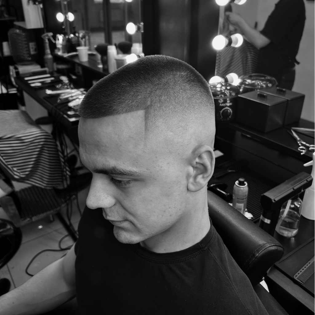 Мужская стрижка машинкой