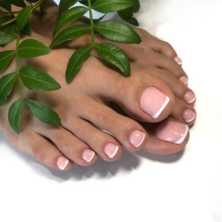 Педикюр стопа полностью с покрытием