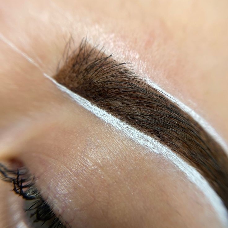 Окрашивание бровей