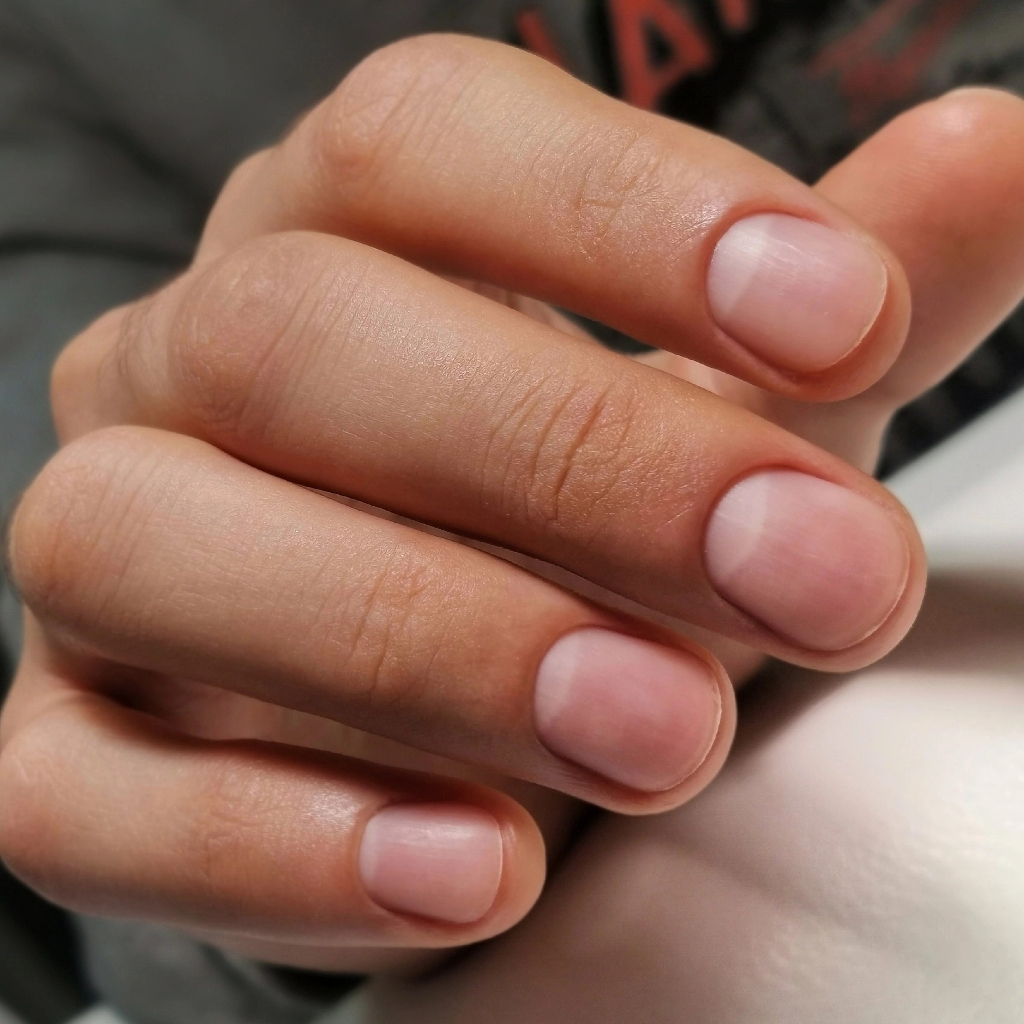 Маникюр без покрытия