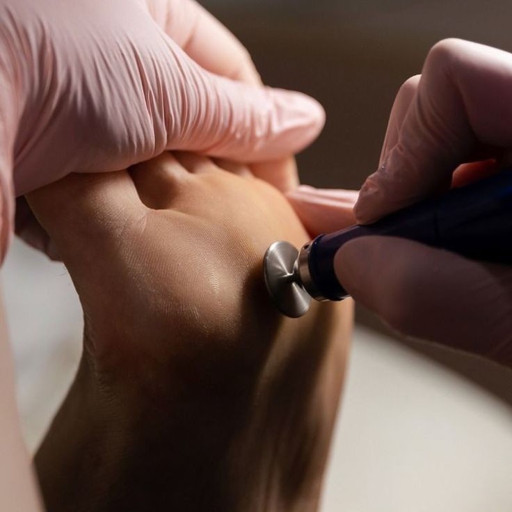 Педикюр MINI L
(обработка стопы)