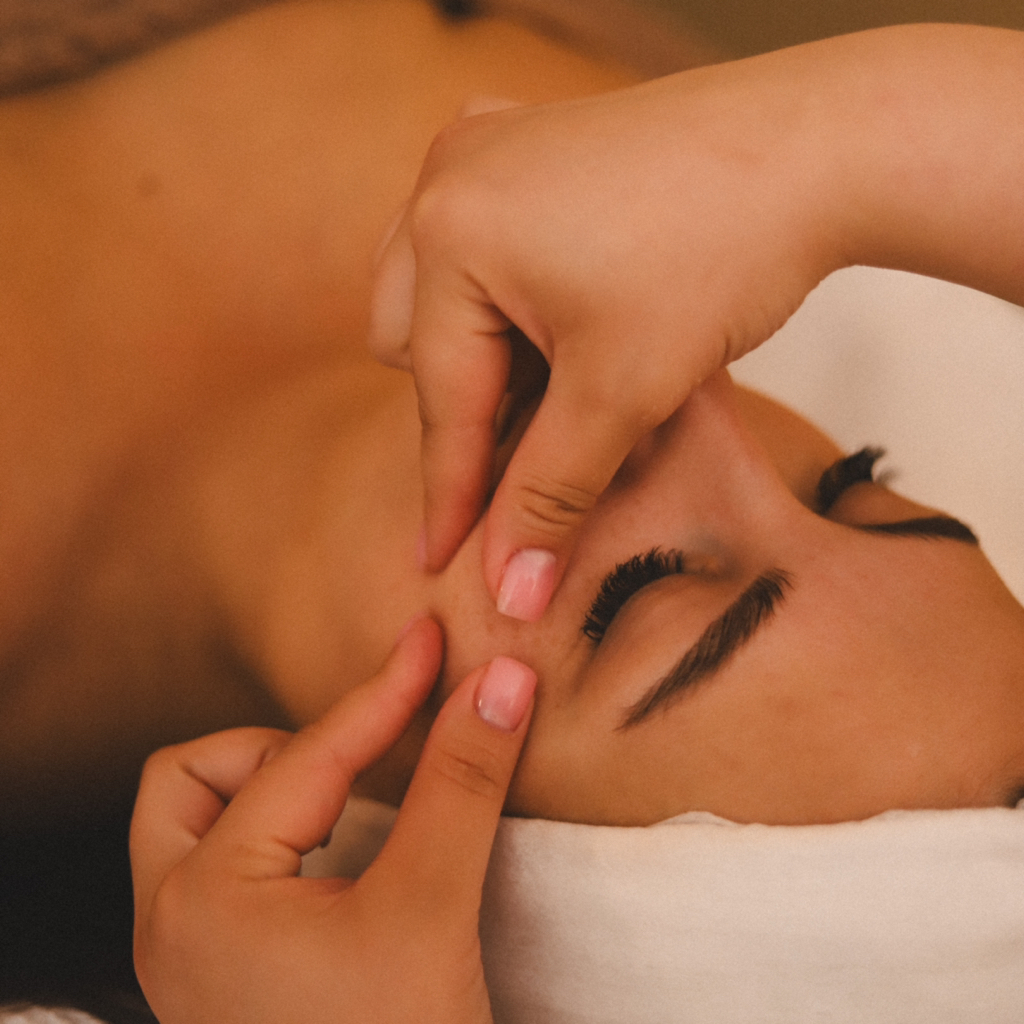 Массаж лица