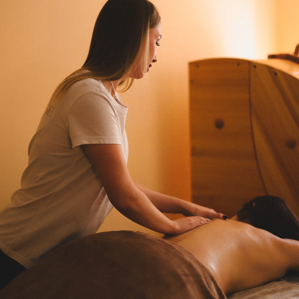 Классический массаж всего тела