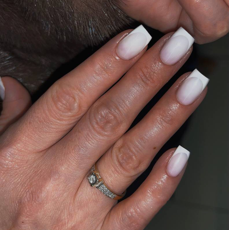 Маникюр, френч (с укреплением)