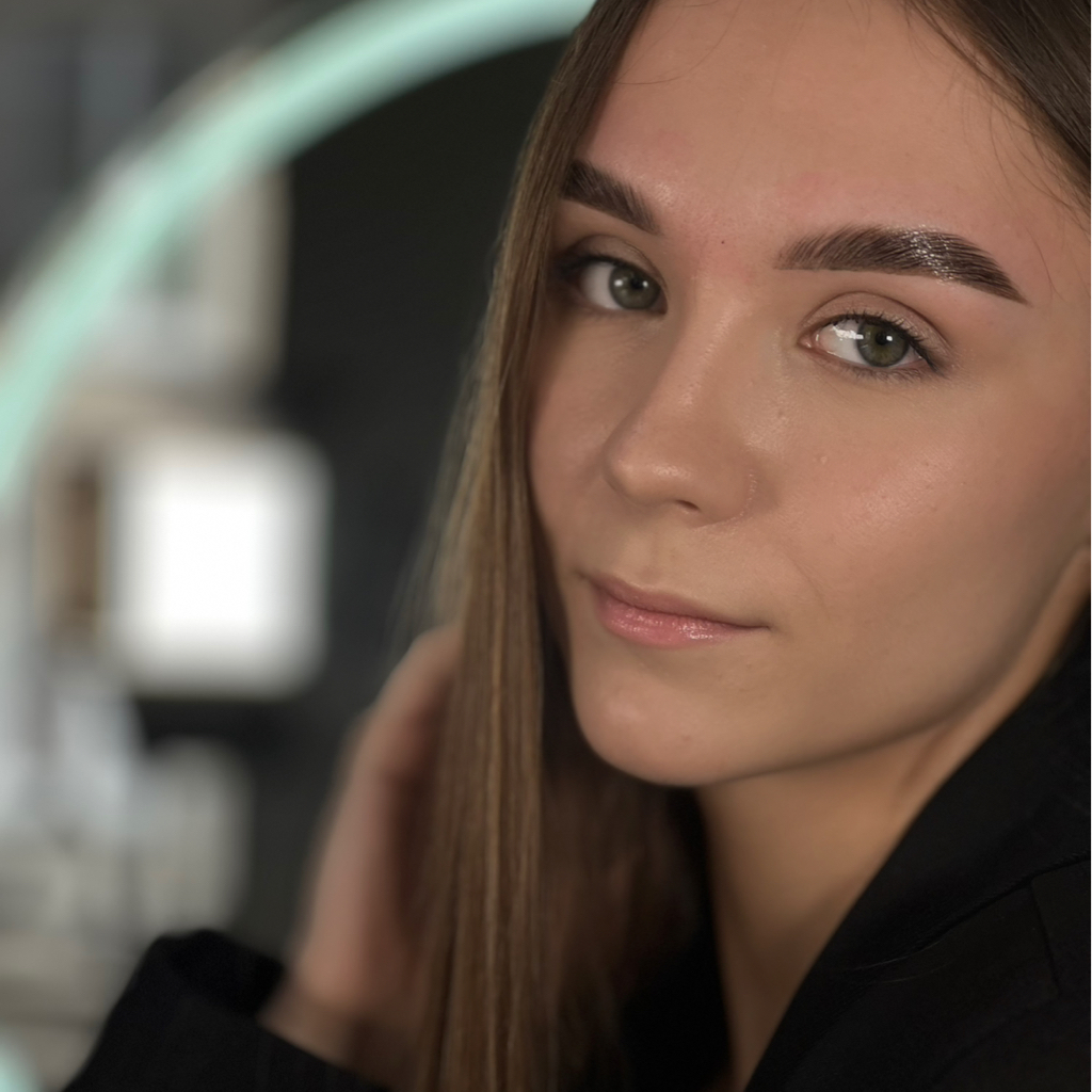 Окрашивание бровей