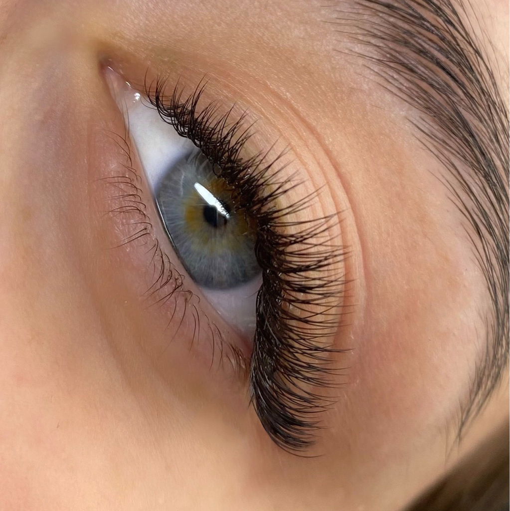 Наращивание ресниц от 3000₽ без загущения