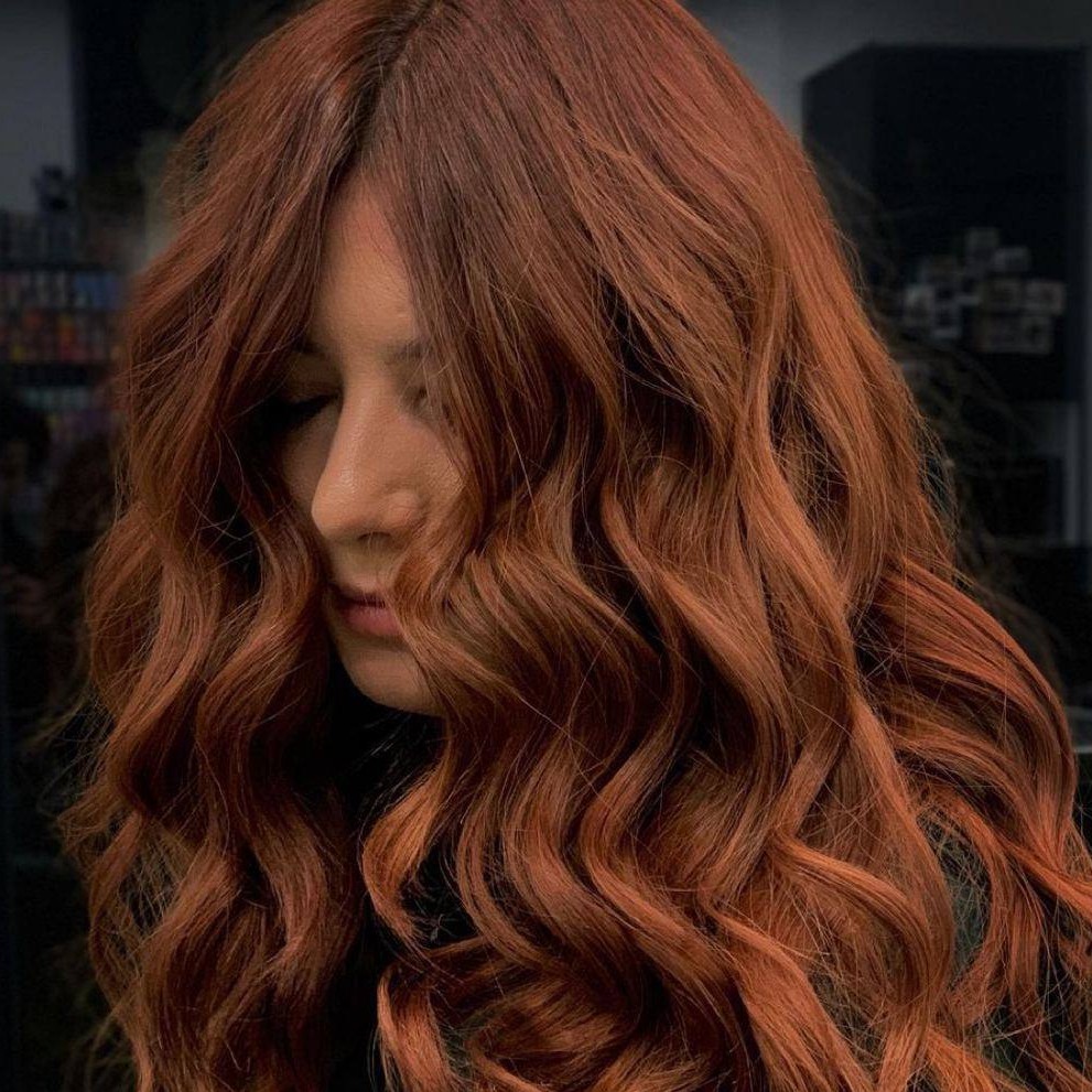 Окрашивание в один тон, на тон темнее, на тон светлее.