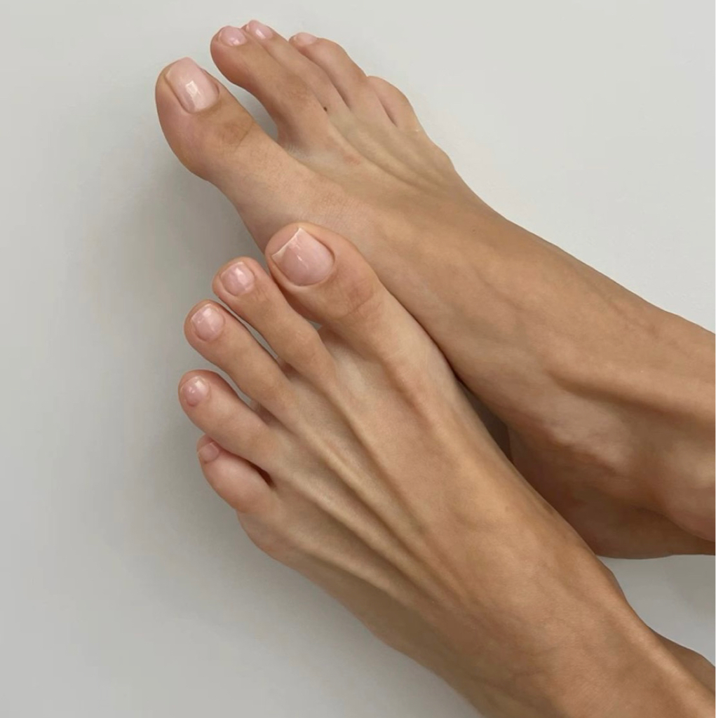 педикюр пальчиков + покрытие обычным лаком