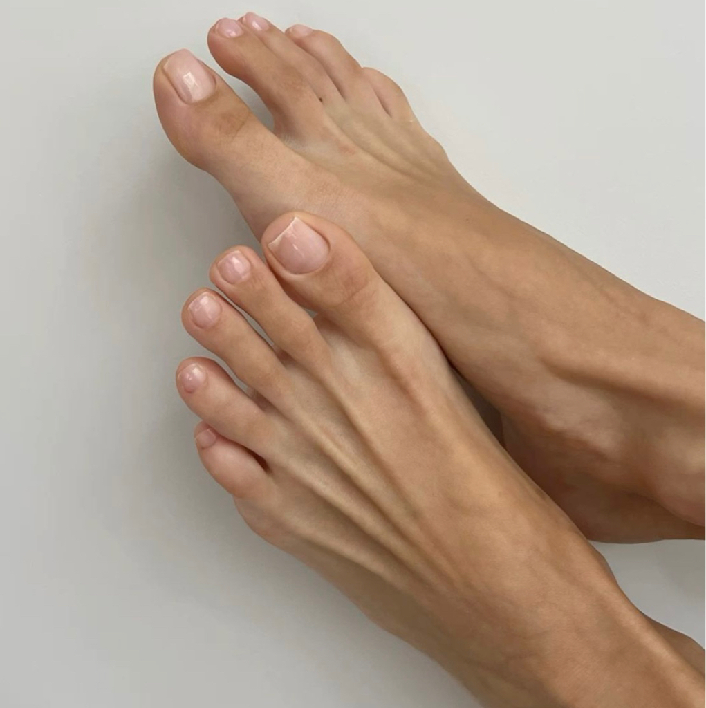 полный педикюр + покрытие обычным лаком