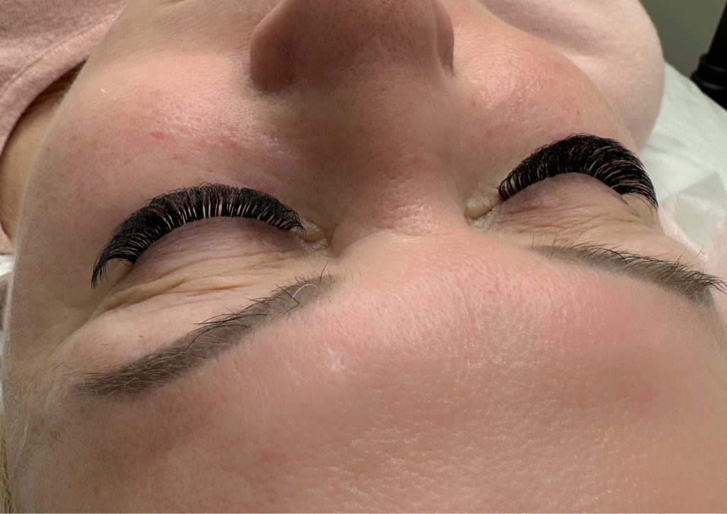 Наращивание ресниц 3D