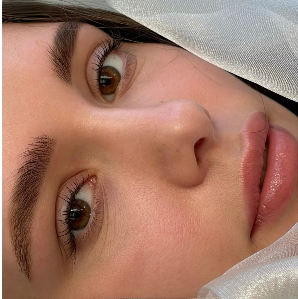 Полный комплекс БРОВИ (Ламинирование, окрашивание, коррекция)