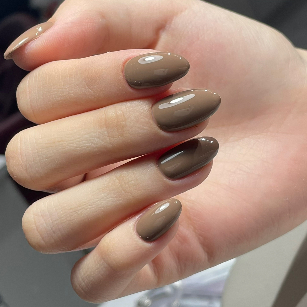 Маникюр с покрытием на свои ногти (без дизайна)