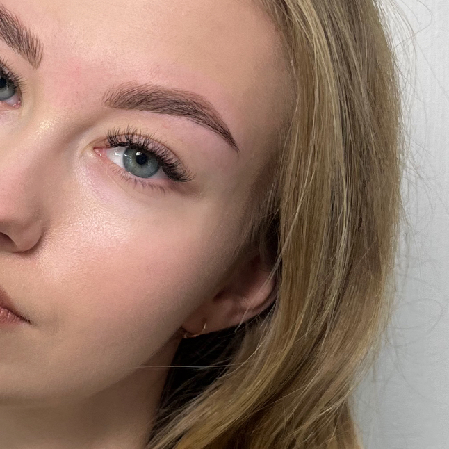 Ламинирование бровей + окрашивание + коррекция