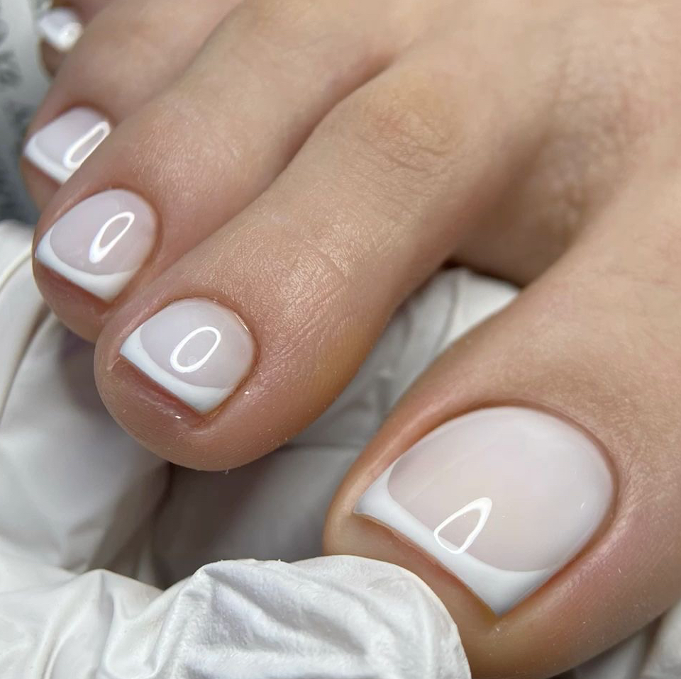 Педикюр-экспресс только пальчики с   Френч покрытием