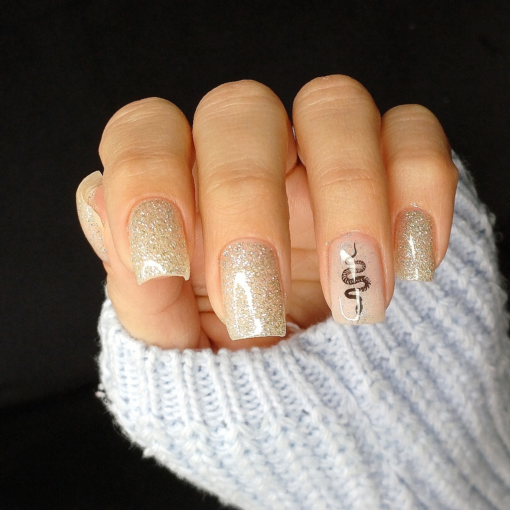 Маникюр с укреплением ( топ мастер)