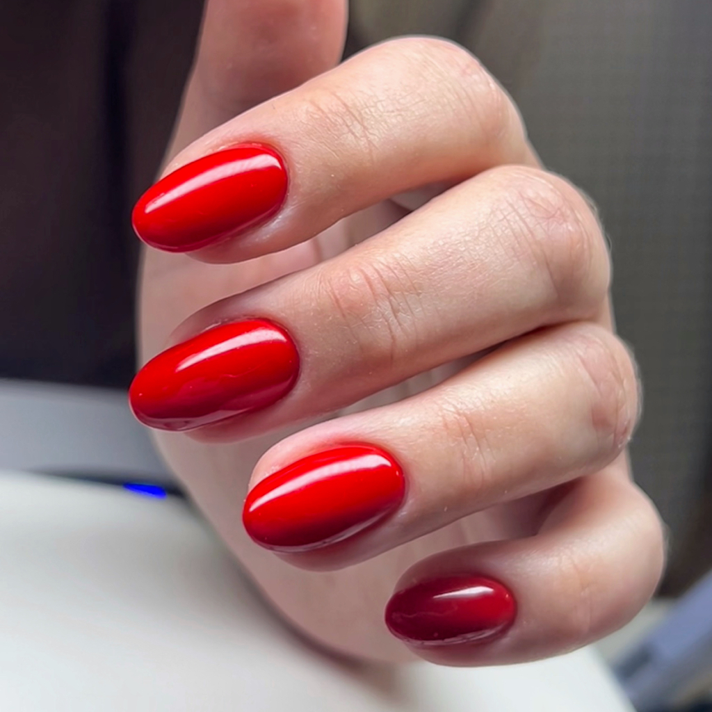 Маникюр с покрытием, гель лак короткие