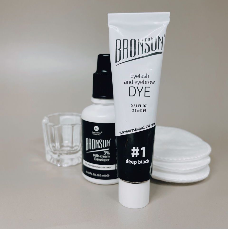 Окрашивание нижних ресниц