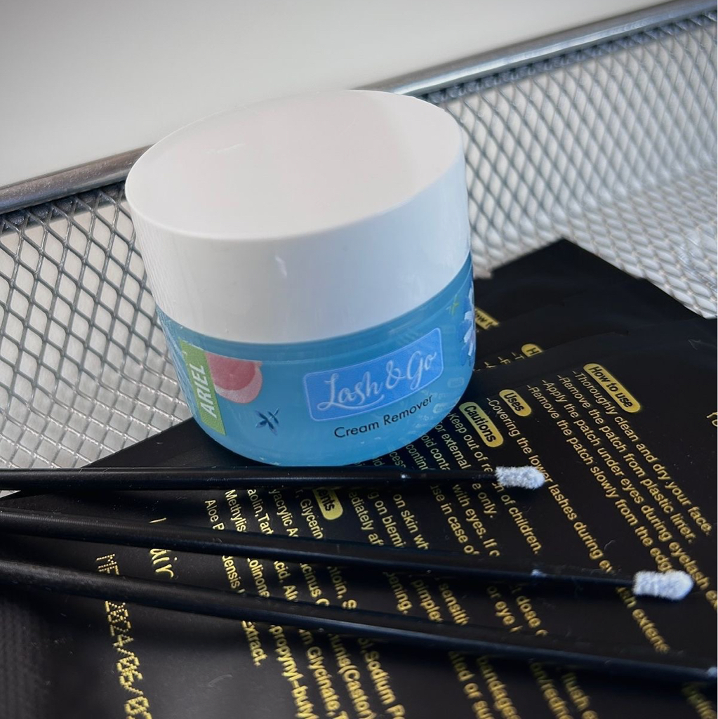 Снятие наращенных ресниц