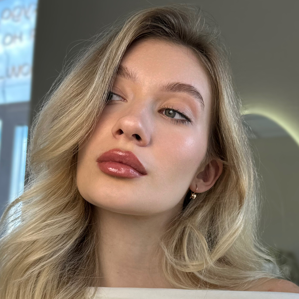 Бережное осветление бровей + коррекция