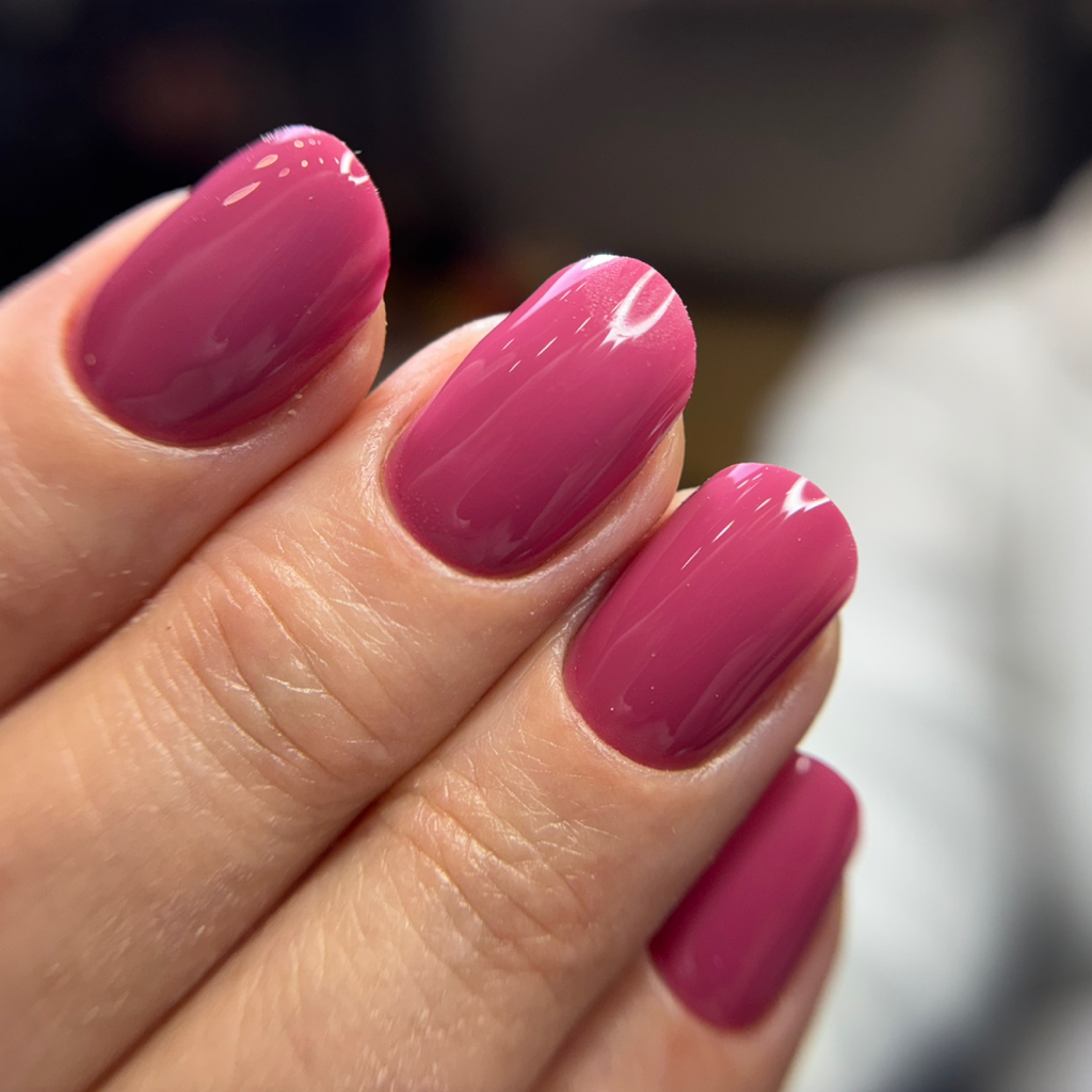 Маникюр с покрытием гель-лак (однотон) + снятие чужого покрытия