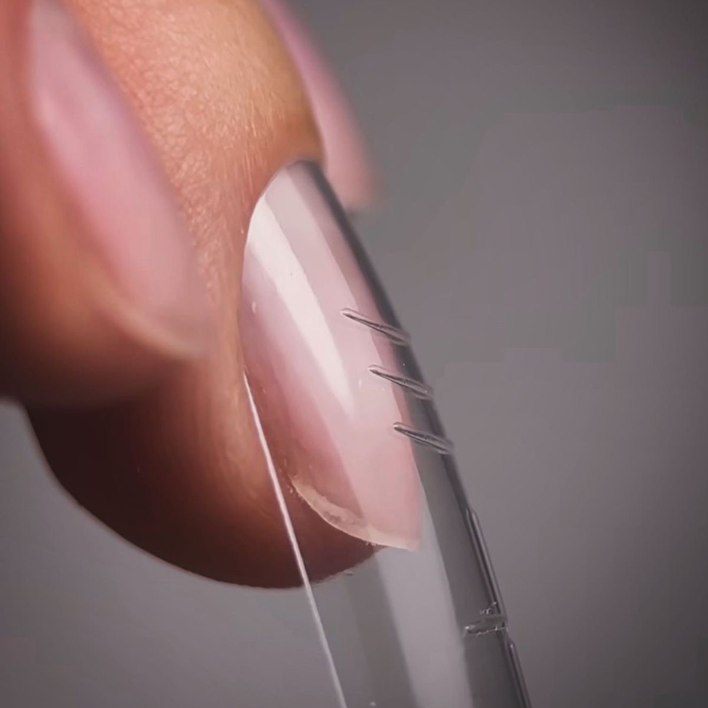 Маникюр с покрытием+восстановление архитектуры ногтей