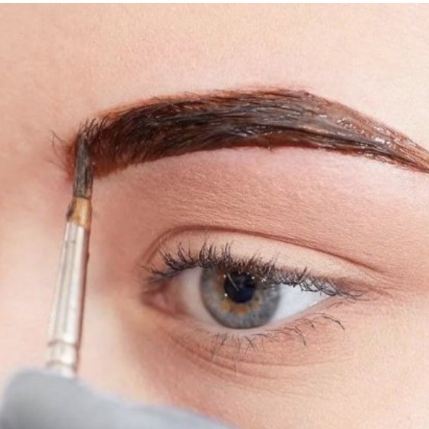 Окрашивание бровей краской