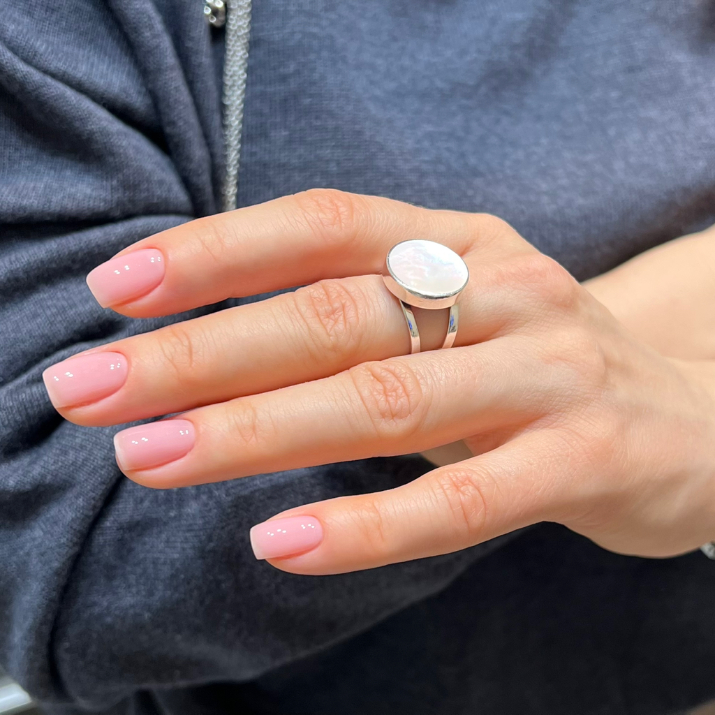 Маникюр с покрытием гель-лак