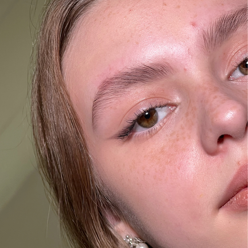 Коррекция бровей - воск/пинцет