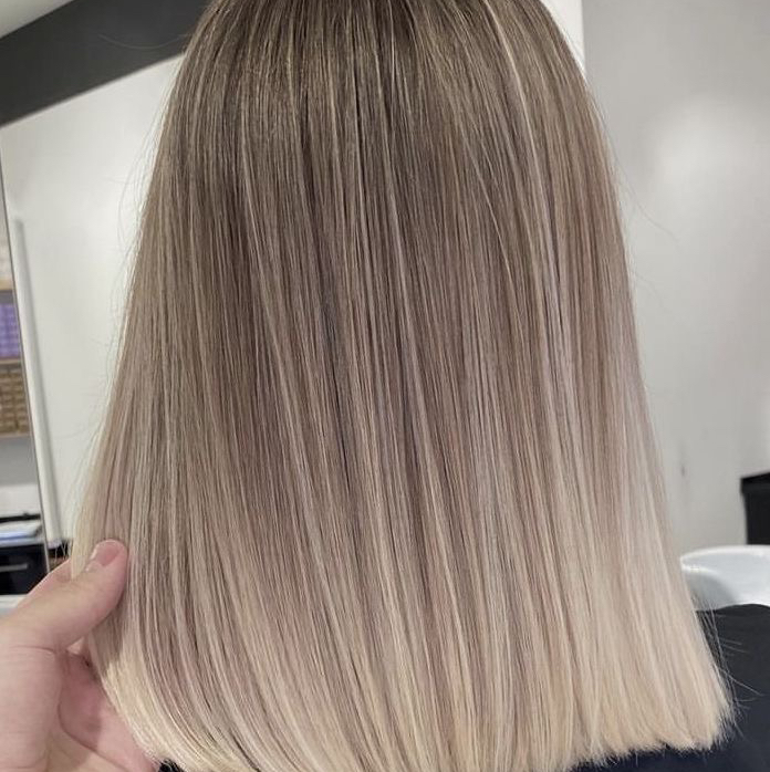 мелирование короткие волосы через шапочку