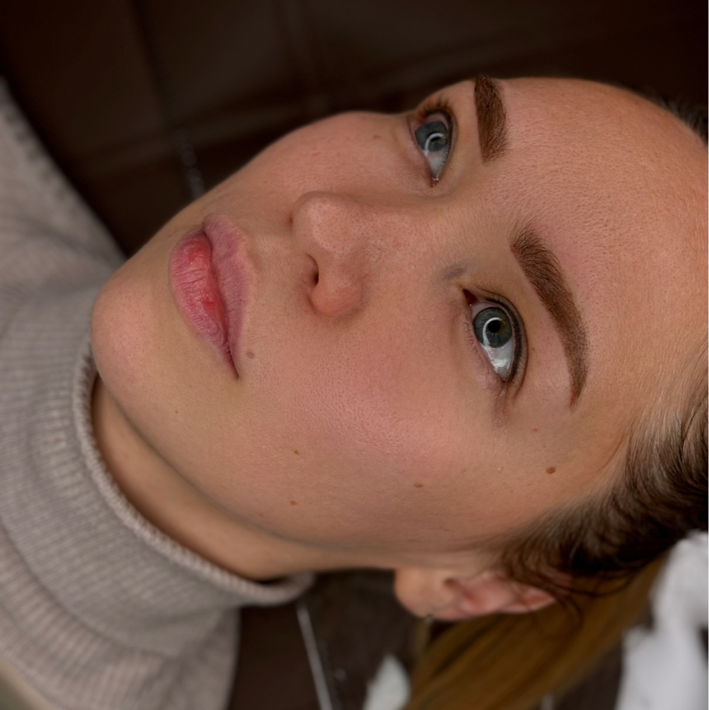 Коррекция перманентного макияжа (через 1-2 месяца)