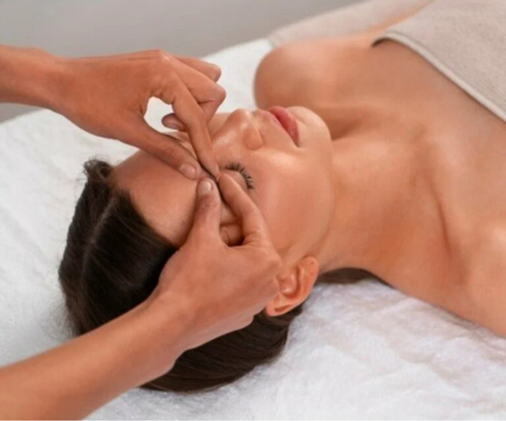 Массаж лица (комбинированные техники)