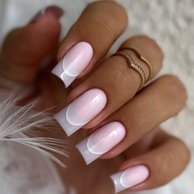 Топ маникюр на длинные ногти
(снятие чужого покрытия не входит в стоимость)