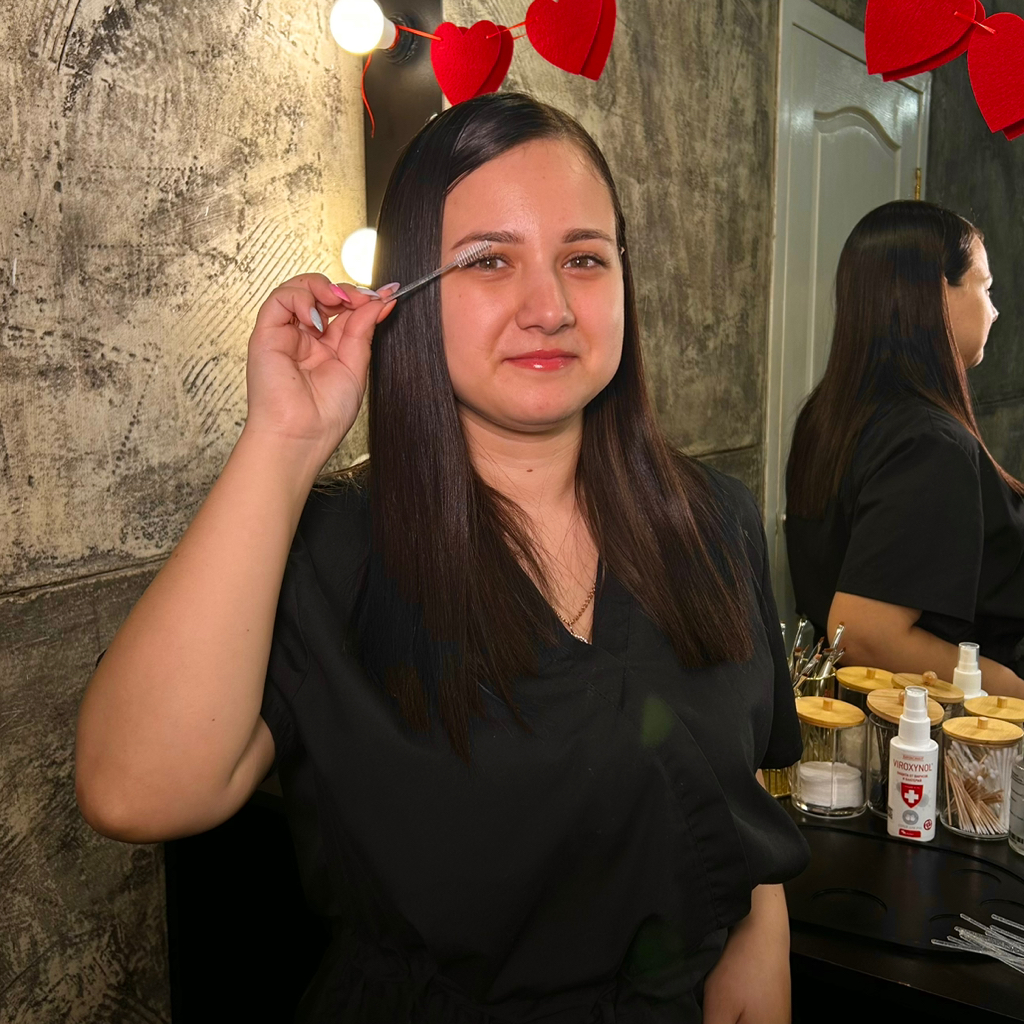 Анна-лэшмейкер