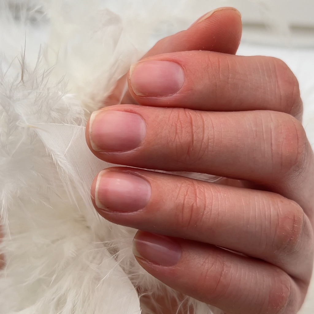 Маникюр с покрытием лечебным лаком | Японский | Детский | Мужской. Полное снятие входит в стоимость