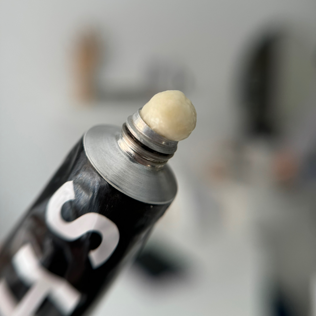 Окрашивание бровей