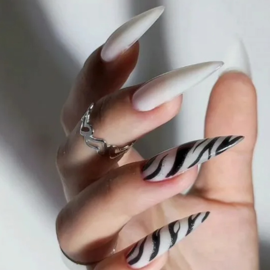 Коррекция нарощенных ногтей