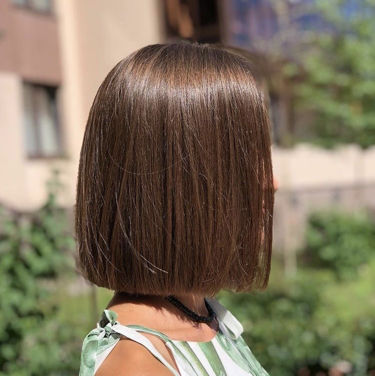 окрашивание  один тон средний  волос