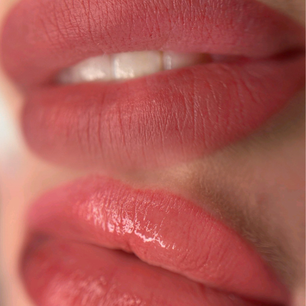 Перманентный макияж губ