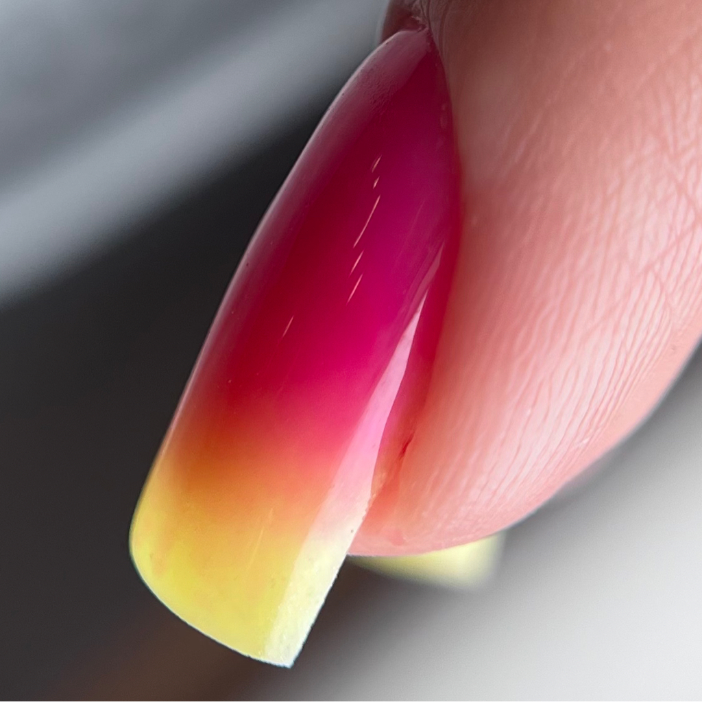 Маникюр комплекс M (донаращивание ,ремонт , исправление формы и архитектуры)