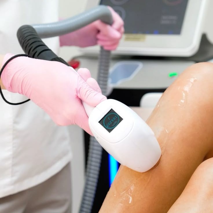 ЛАЗЕР М: ГОЛЕНИ С КОЛЕНЯМИ