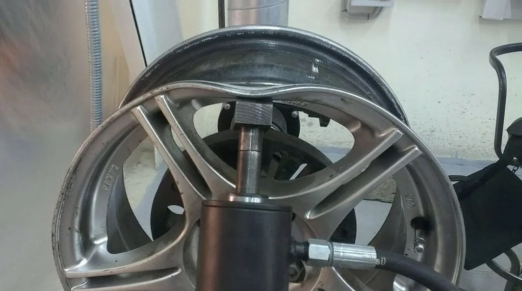 Правка литого диска