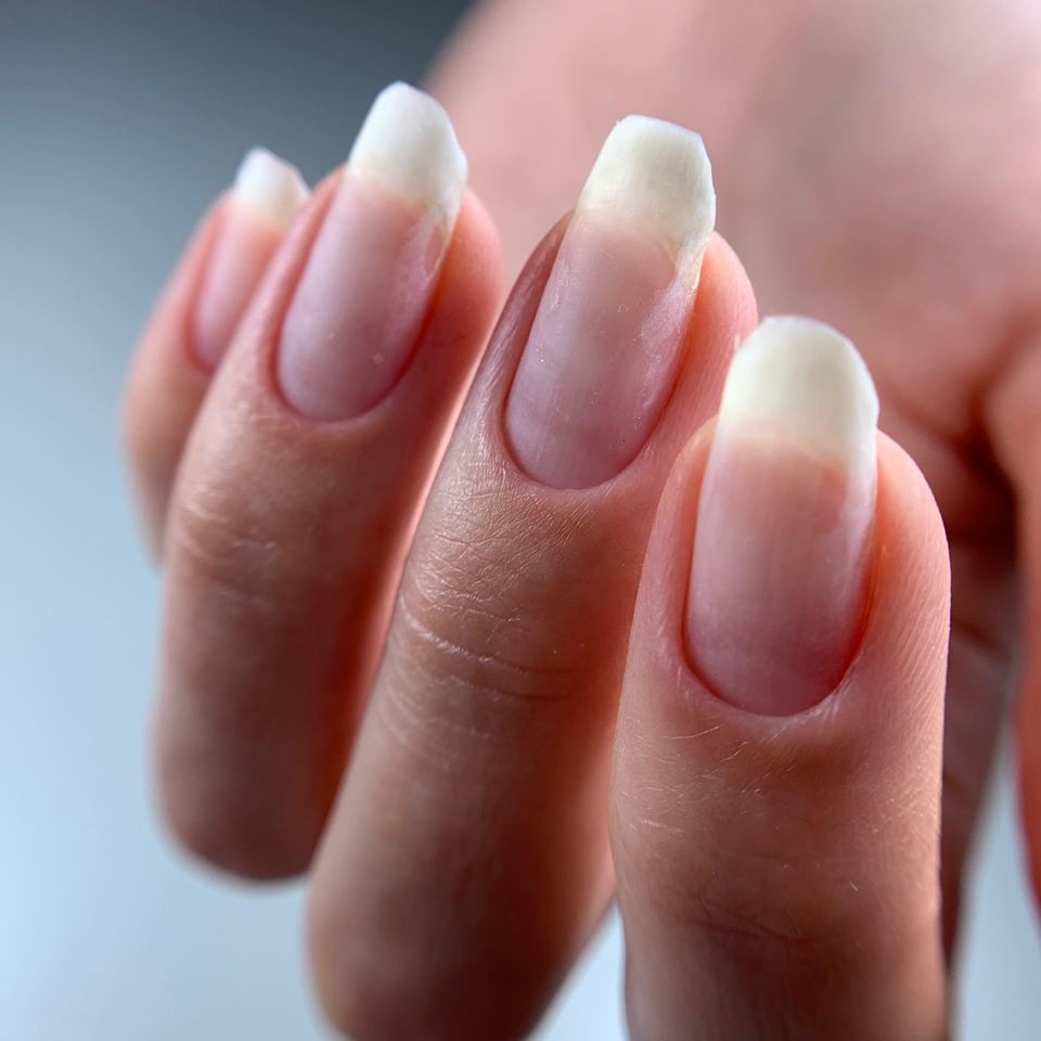 1. Маникюр (аппаратный, комбинированный)