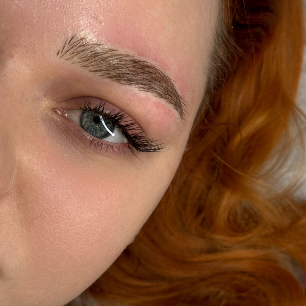 Микроблейдинг бровей